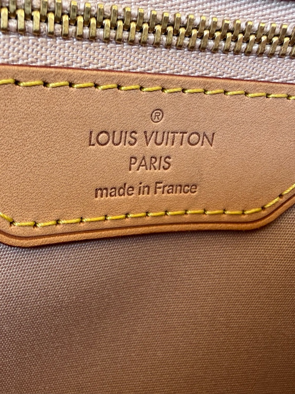 Pristine Louis Vuitton Vernis Brea MM w/ Monogram Embossing Includes Crossbody - Picture 3 of 16